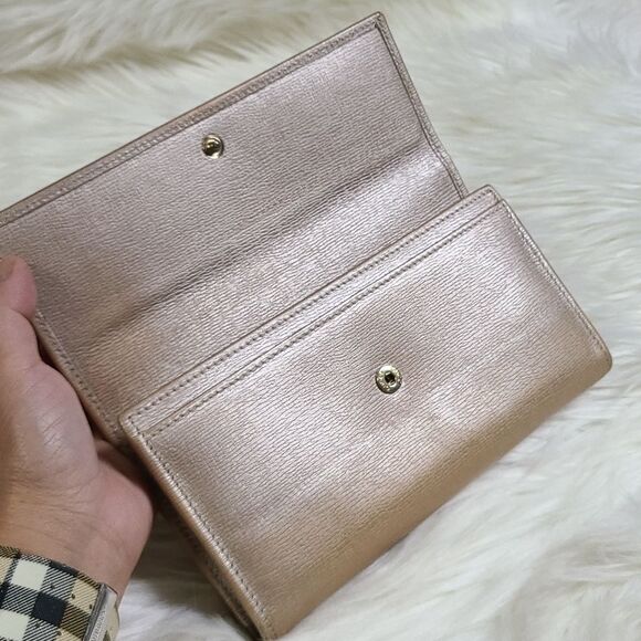 💯 Authentic Gucci Wallet 🍀 - Picture 4 of 16